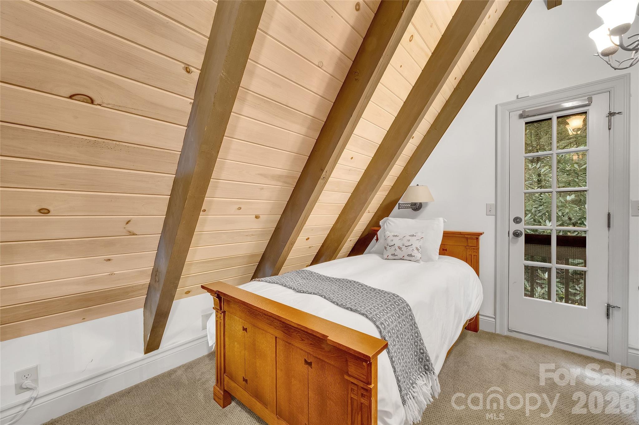 562 West Club Boulevard — Lake Toxaway