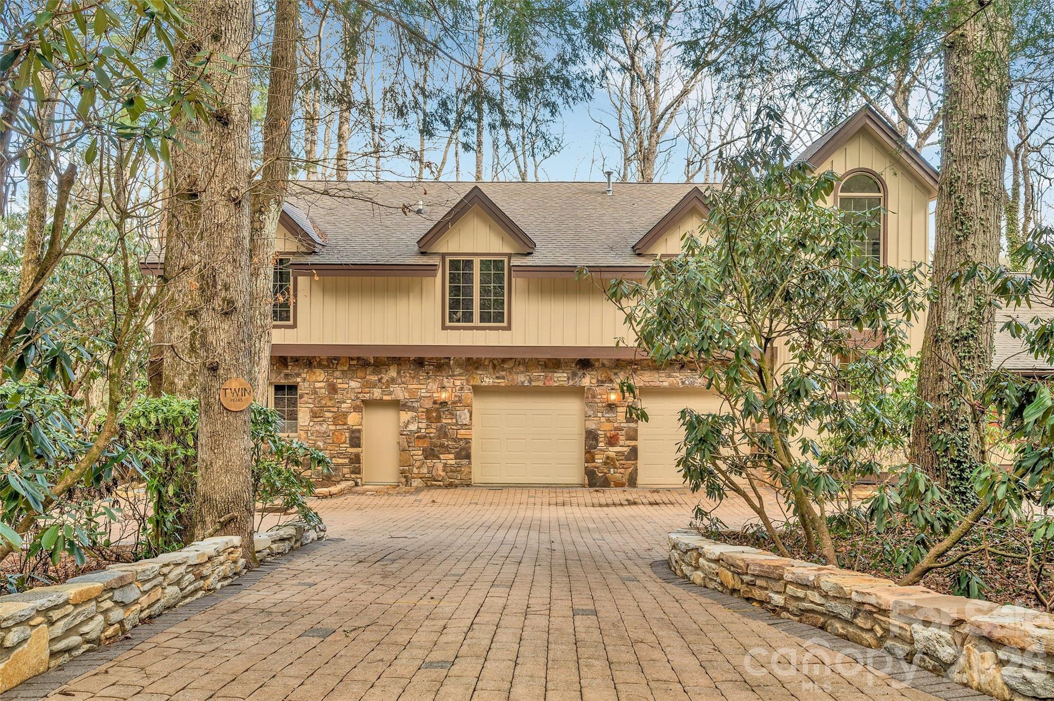 562 West Club Boulevard — Lake Toxaway