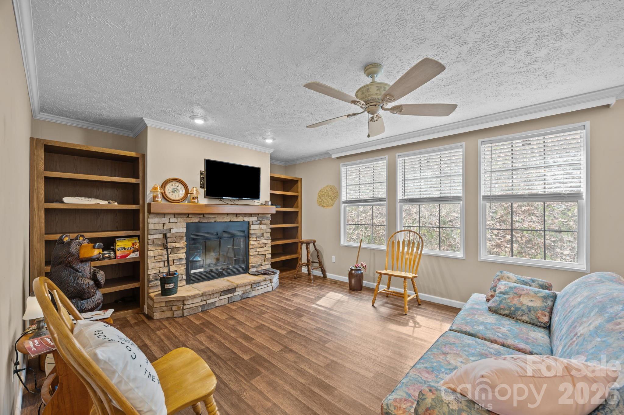 193 Tipstill Cove — Waynesville