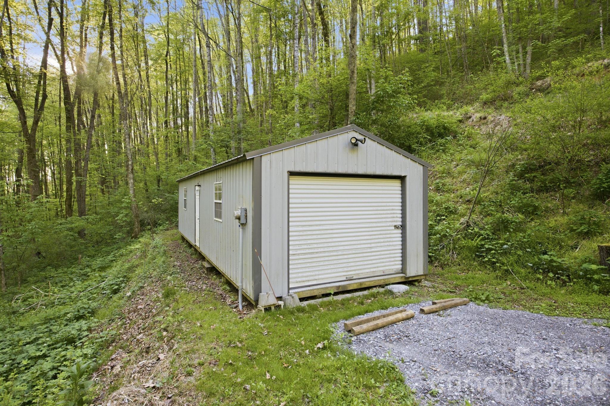 193 Tipstill Cove — Waynesville