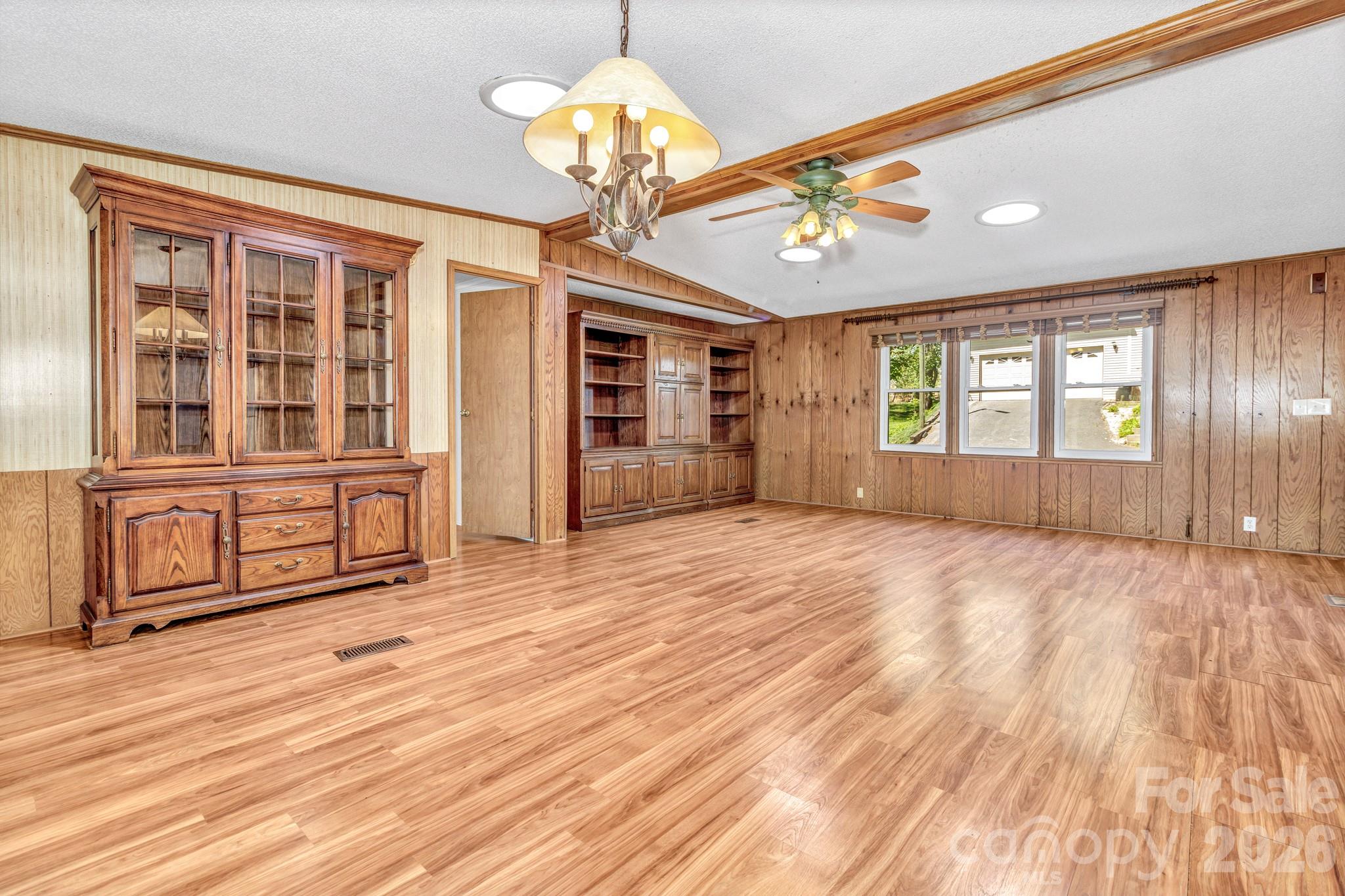 405 Deerfield Court — Hendersonville