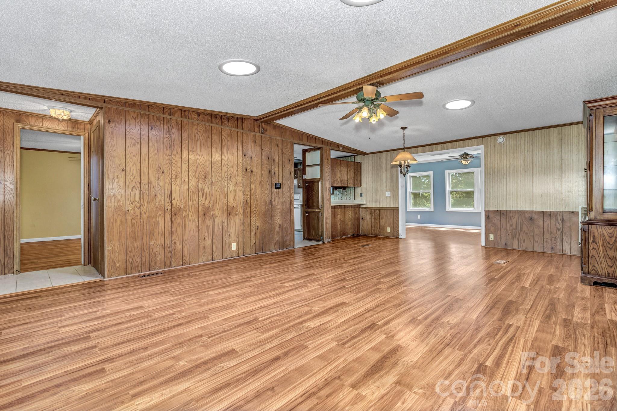 405 Deerfield Court — Hendersonville