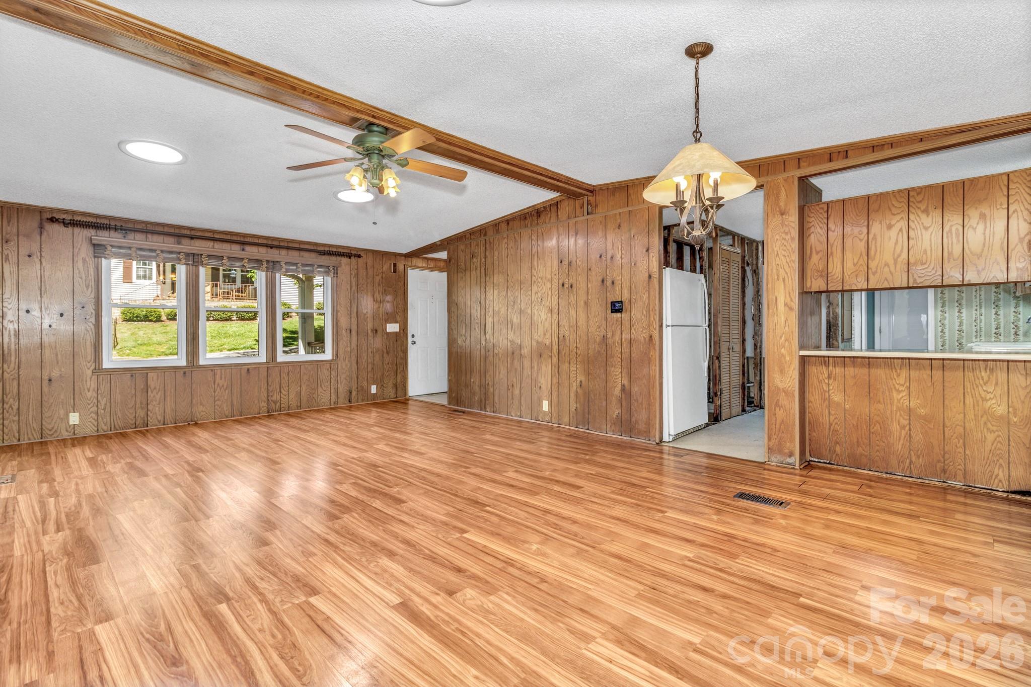 405 Deerfield Court — Hendersonville
