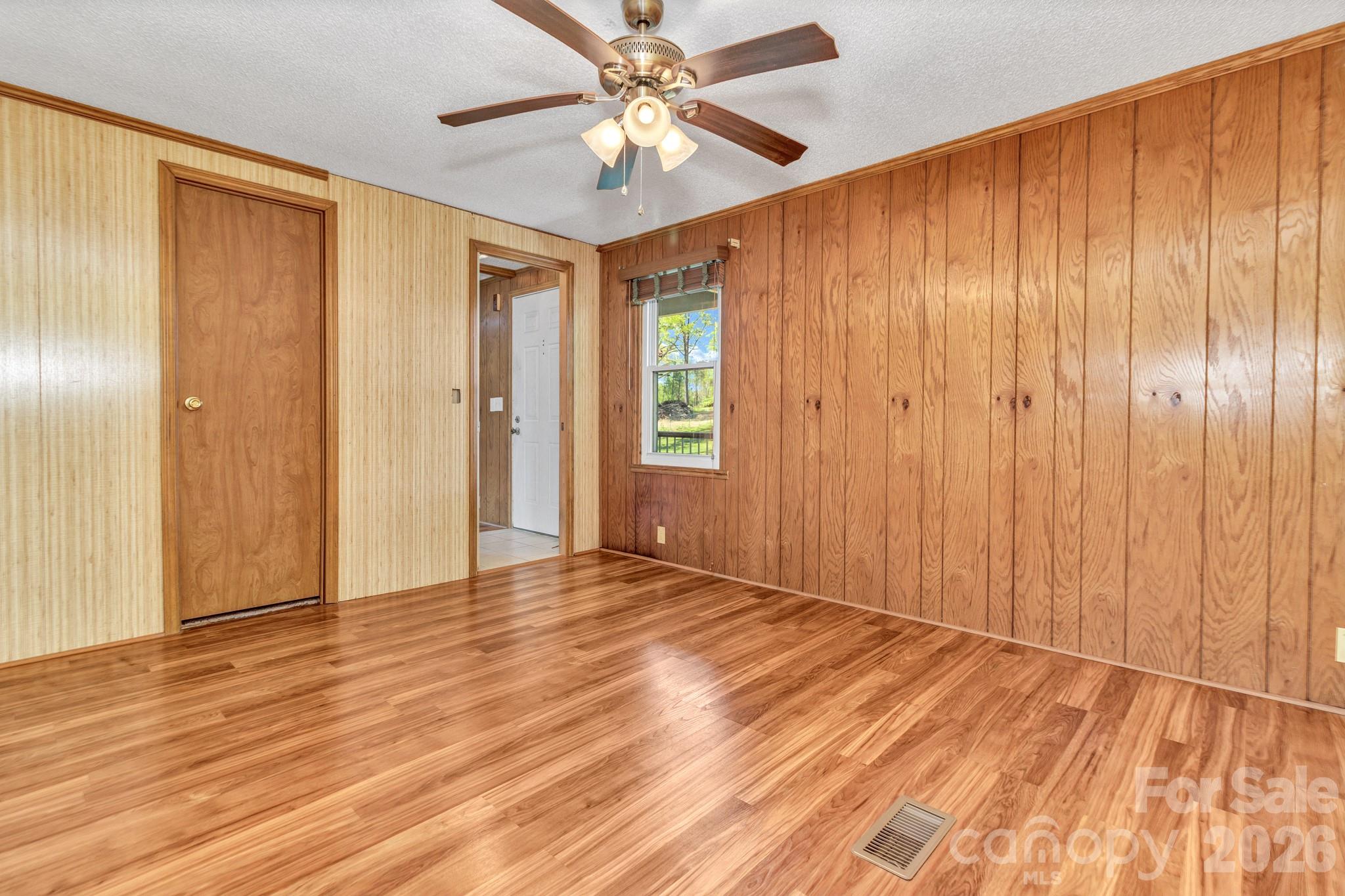 405 Deerfield Court — Hendersonville