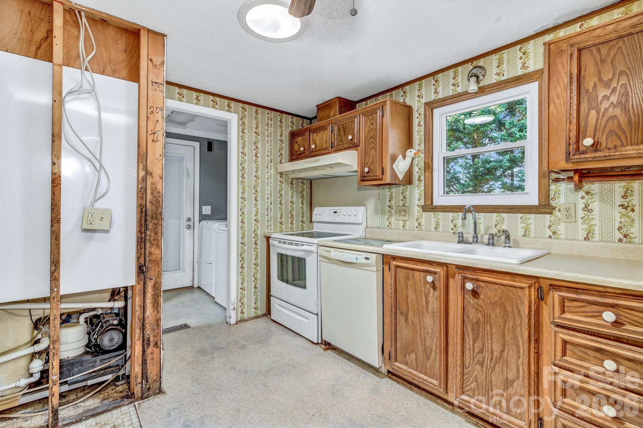 405 Deerfield Court — Hendersonville