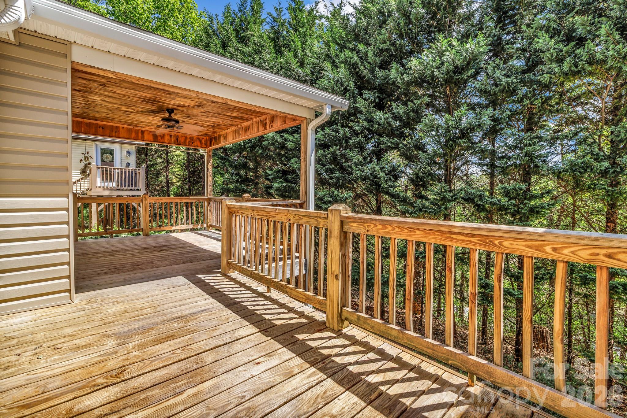 405 Deerfield Court — Hendersonville
