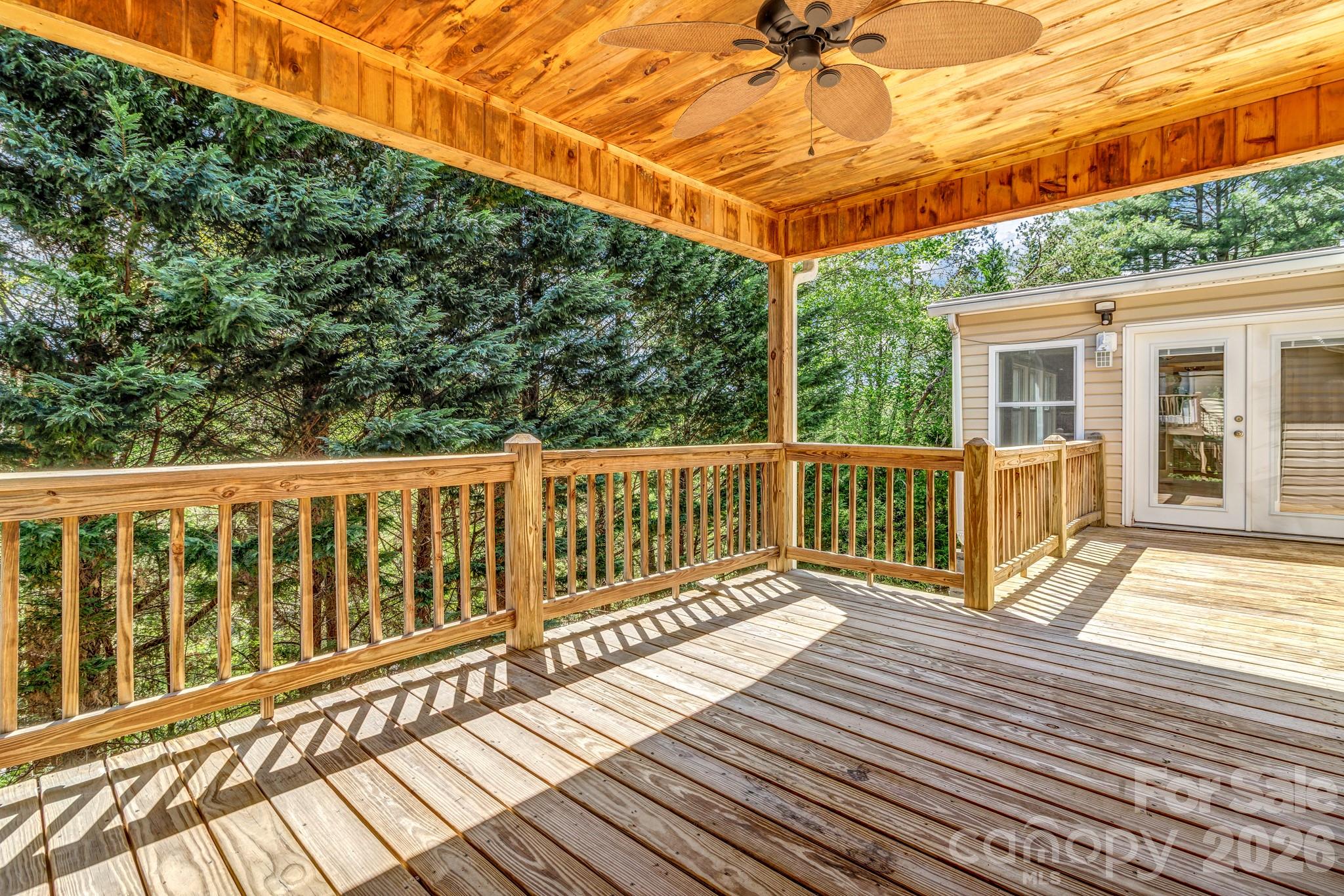 405 Deerfield Court — Hendersonville