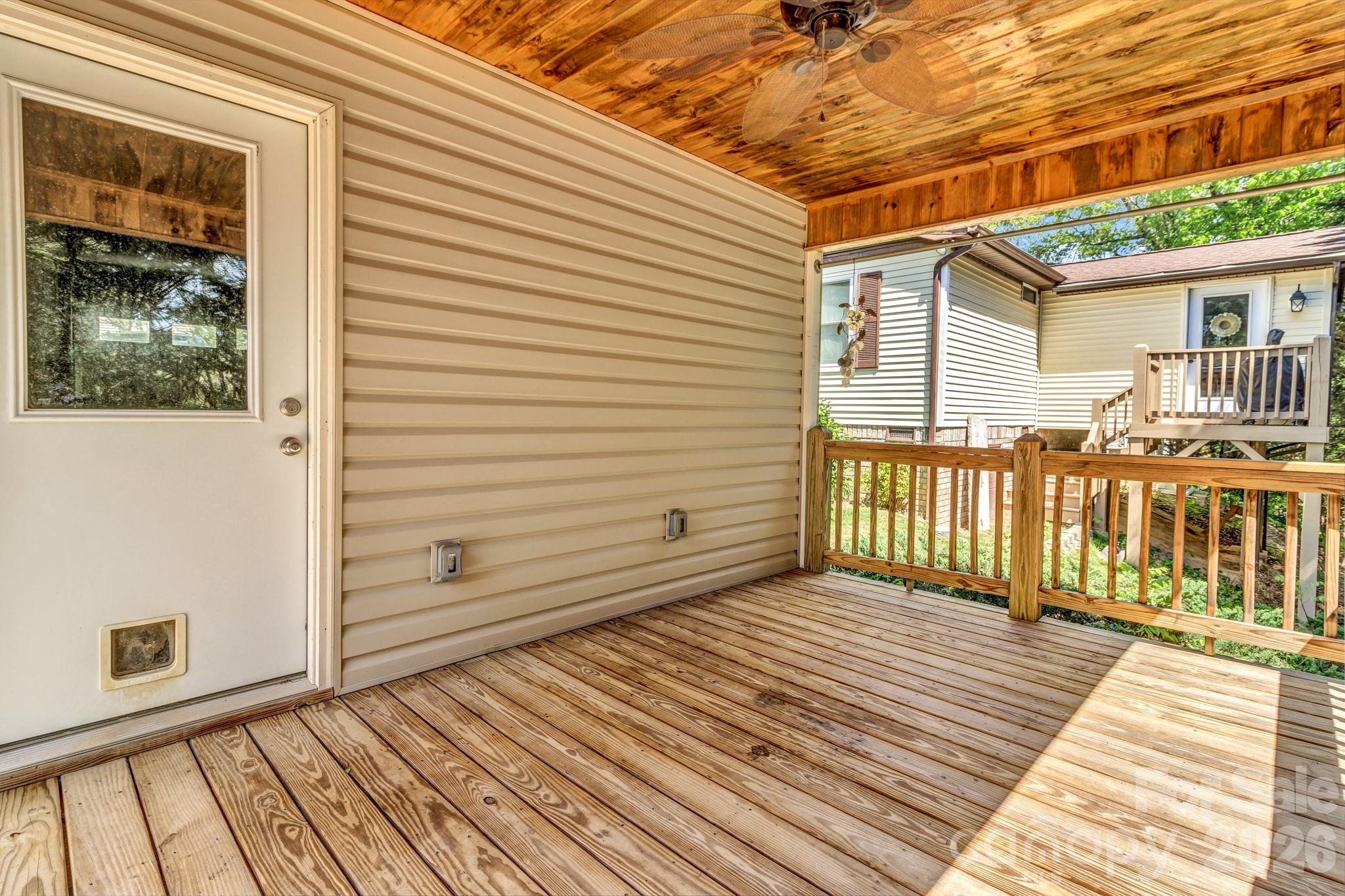 405 Deerfield Court — Hendersonville