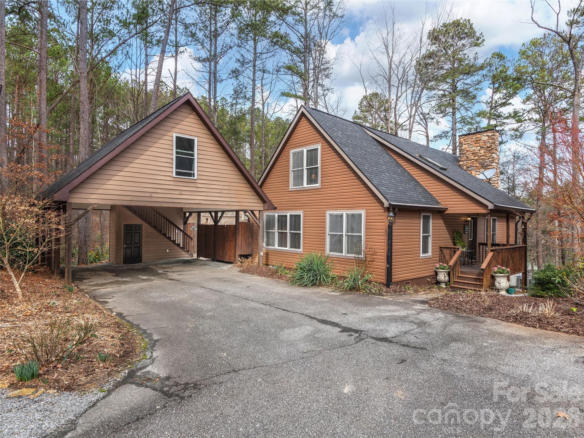 201 Hawk Ridge Drive — Mill Spring