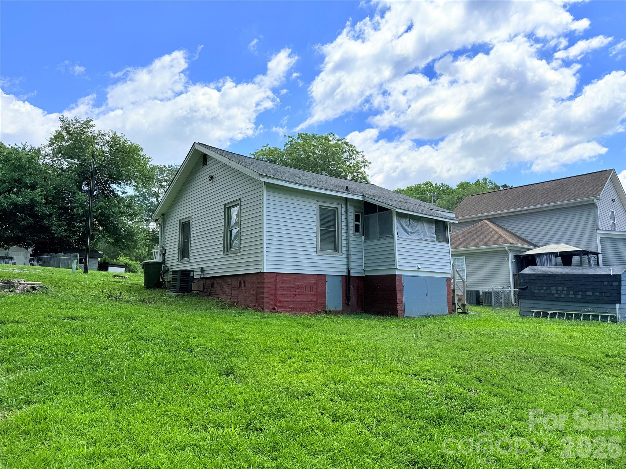 214 Wood Street — Mount Holly