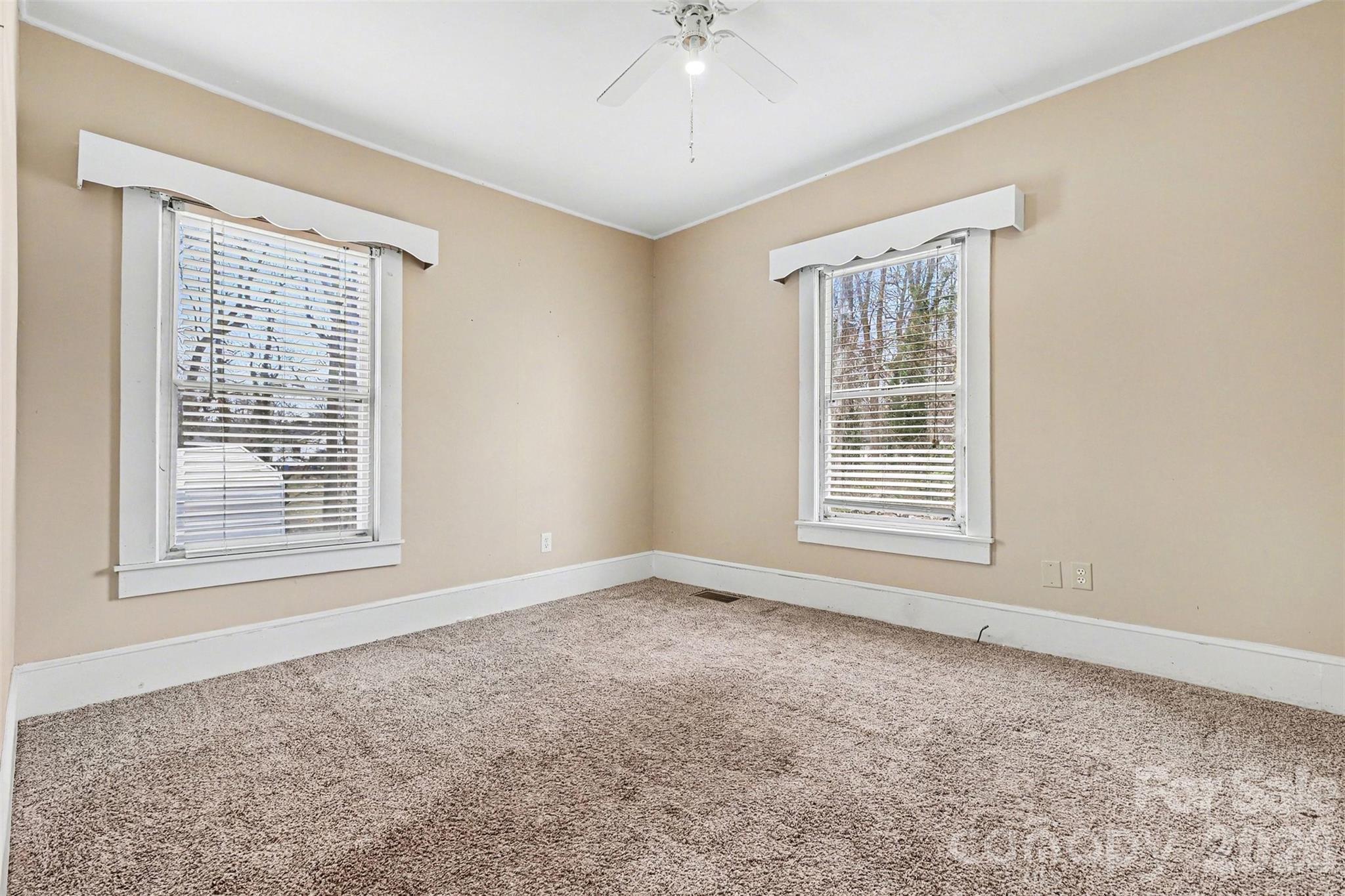 214 Wood Street — Mount Holly