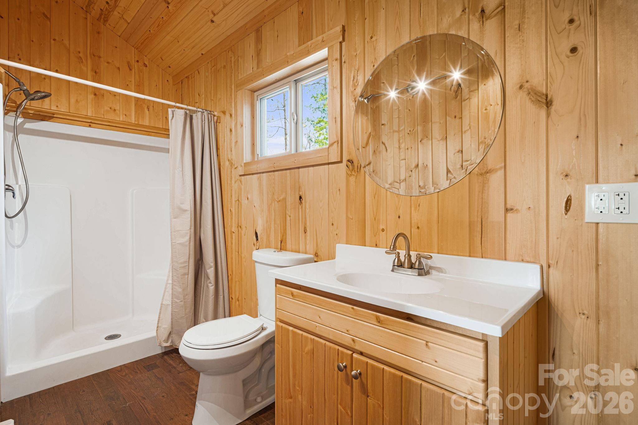 120 Wilderness Drive — Weaverville
