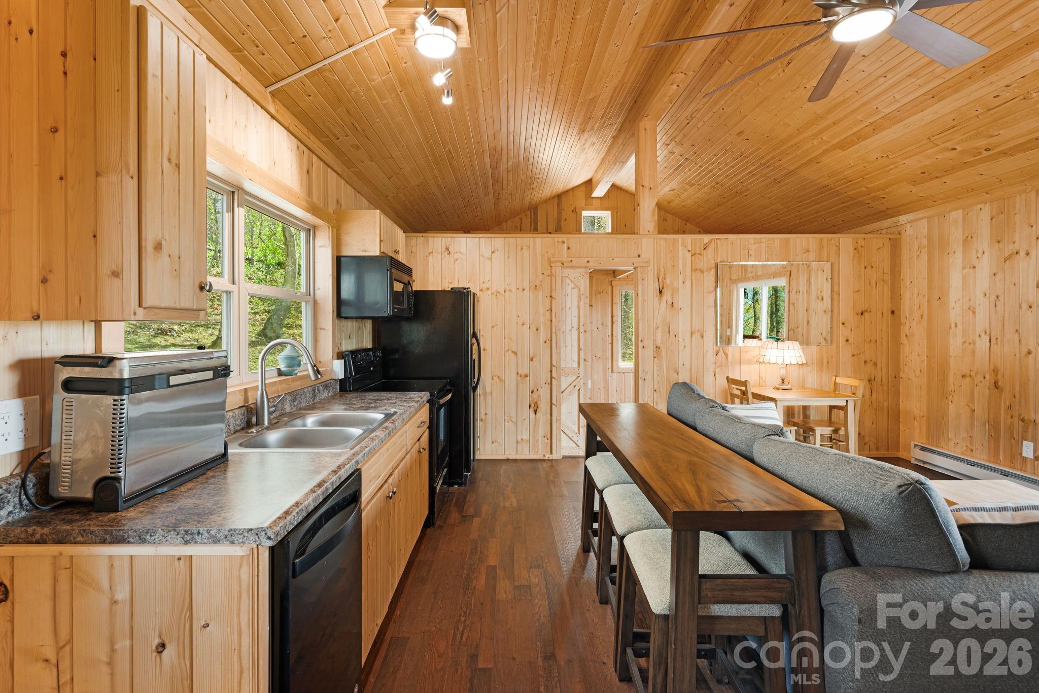 120 Wilderness Drive — Weaverville