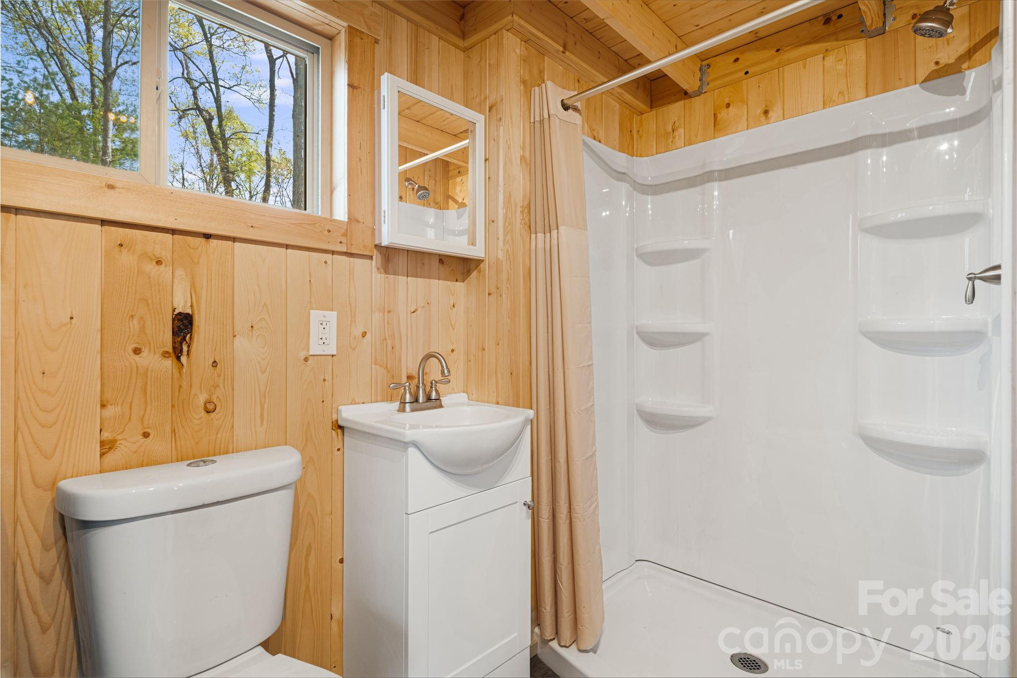 120 Wilderness Drive — Weaverville