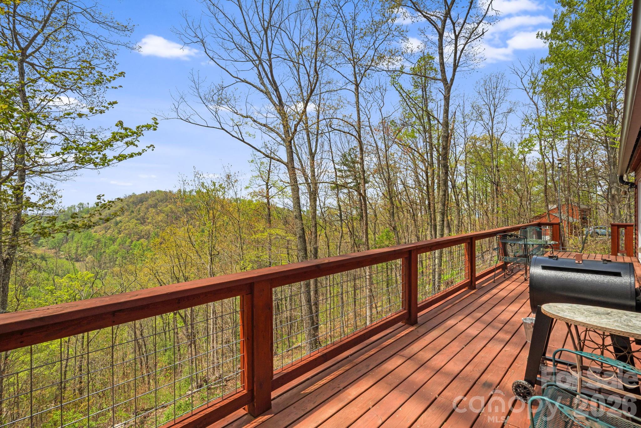 120 Wilderness Drive — Weaverville