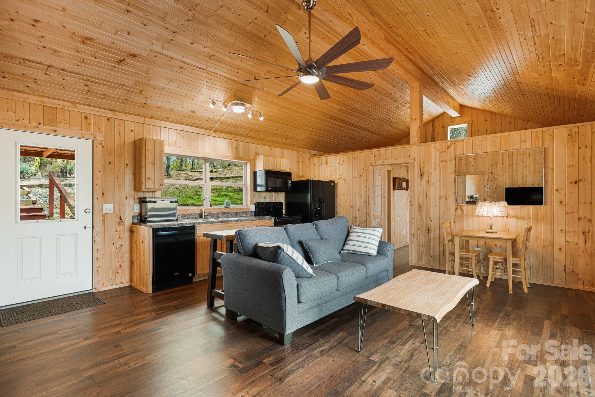 120 Wilderness Drive — Weaverville