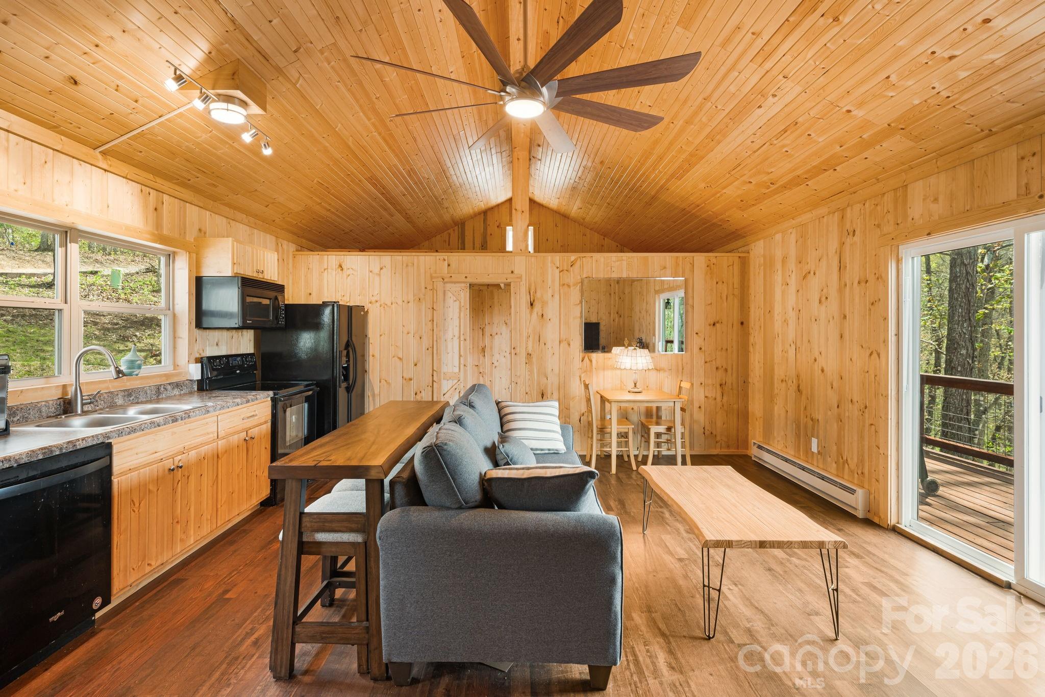 120 Wilderness Drive — Weaverville