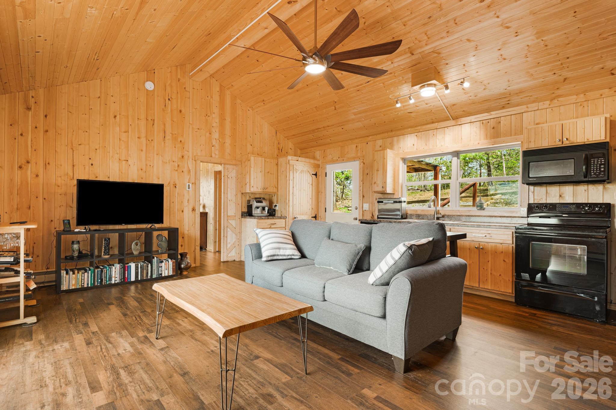 120 Wilderness Drive — Weaverville