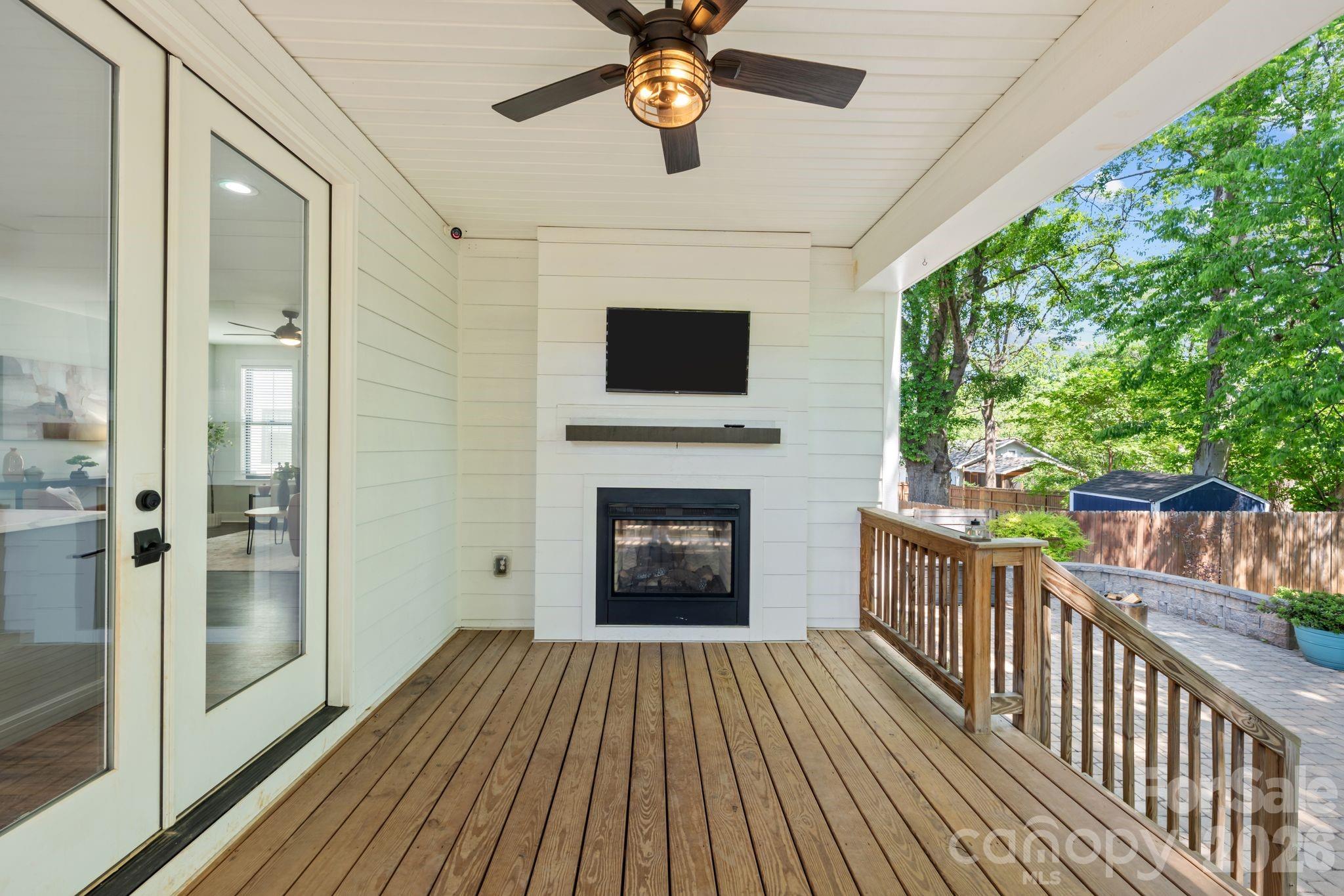1408 N Caldwell Street — Charlotte