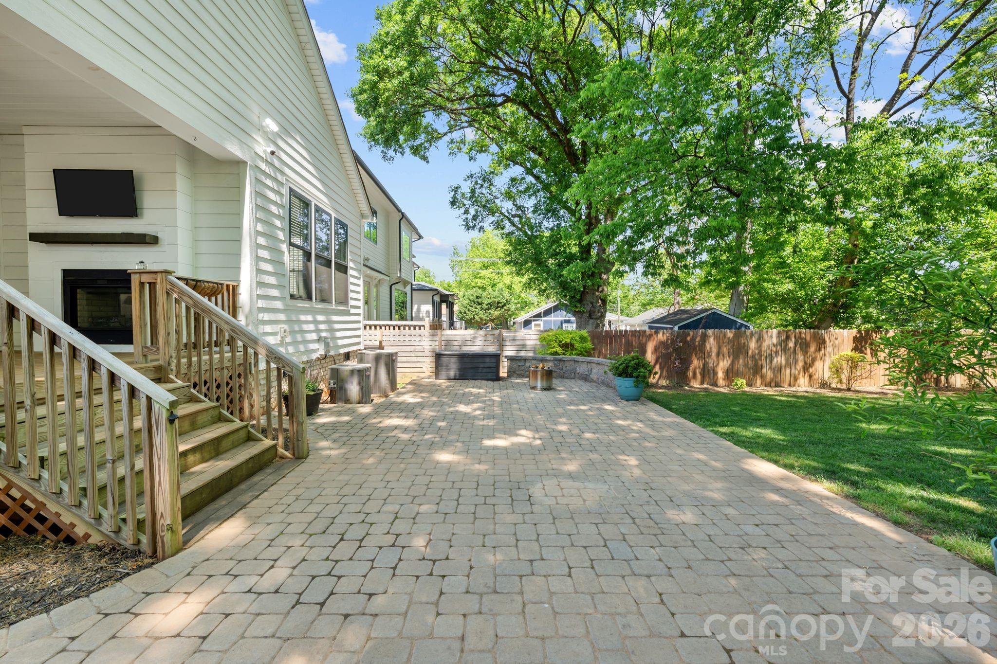 1408 N Caldwell Street — Charlotte