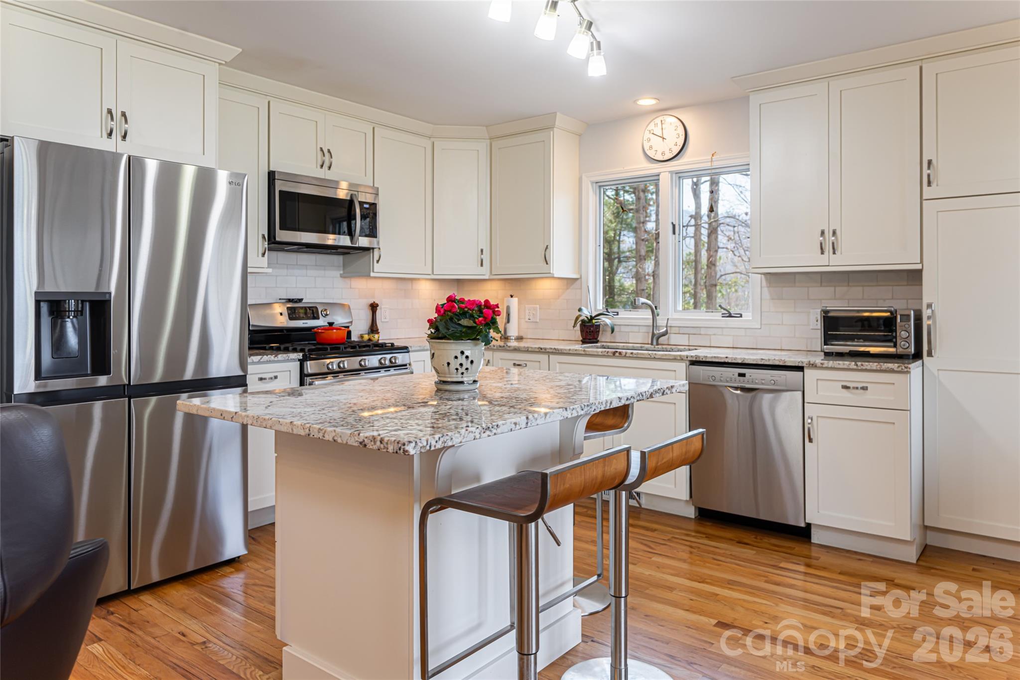 168 Skyview Circle — Asheville