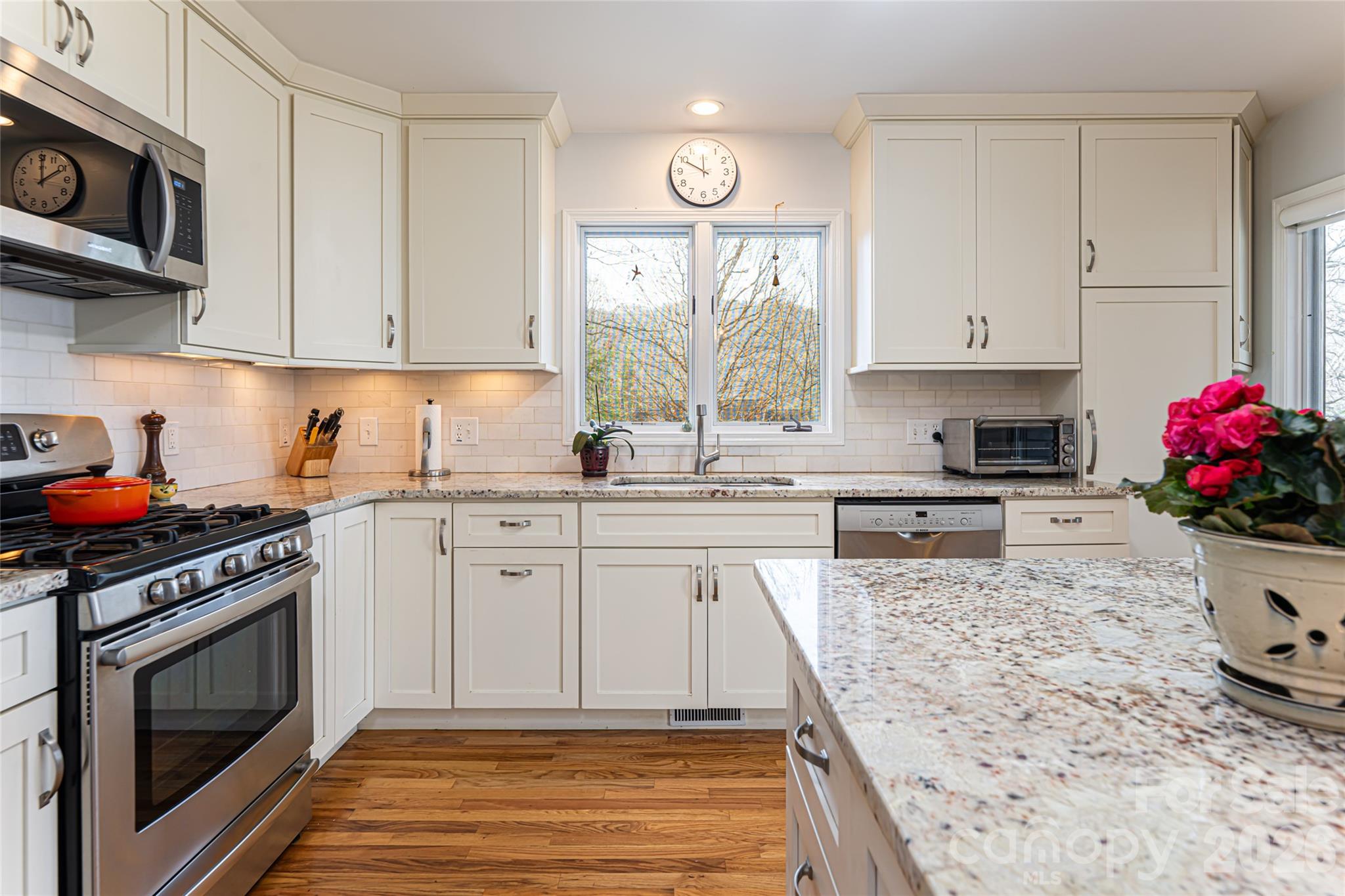 168 Skyview Circle — Asheville