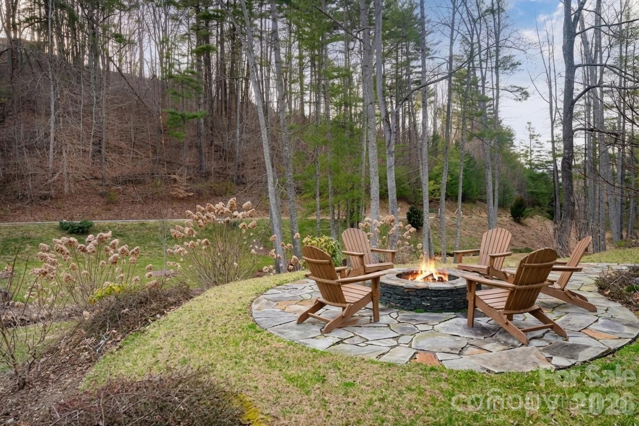 14 Twinflower Trail — Asheville