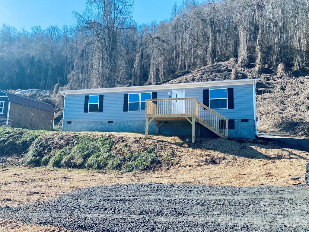 42 Nowhere Drive — Sylva