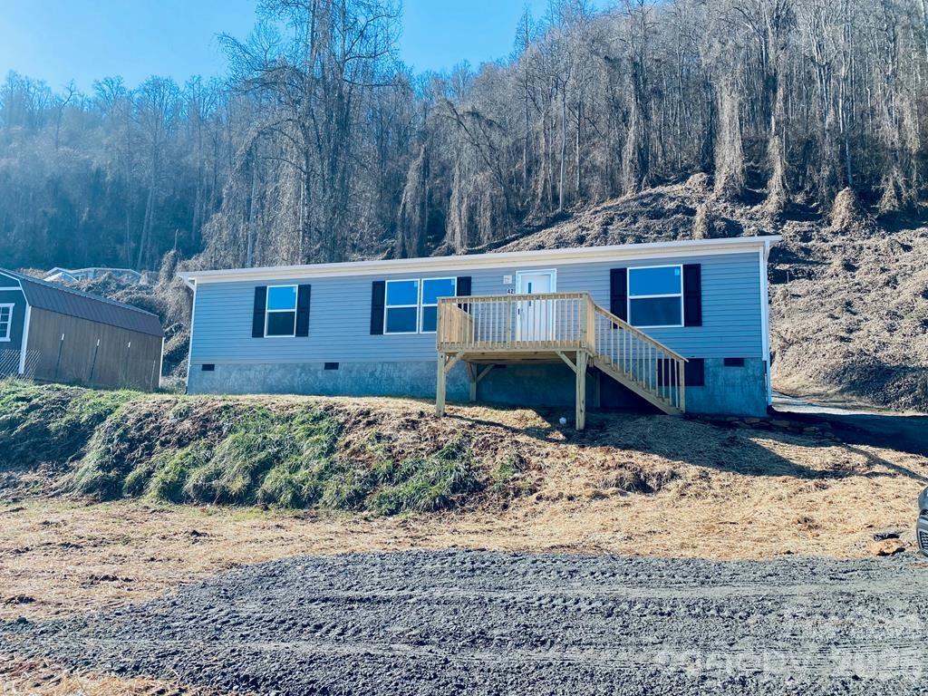 42 Nowhere Drive — Sylva