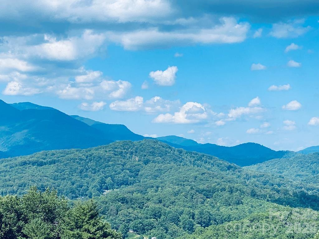 42 Nowhere Drive — Sylva
