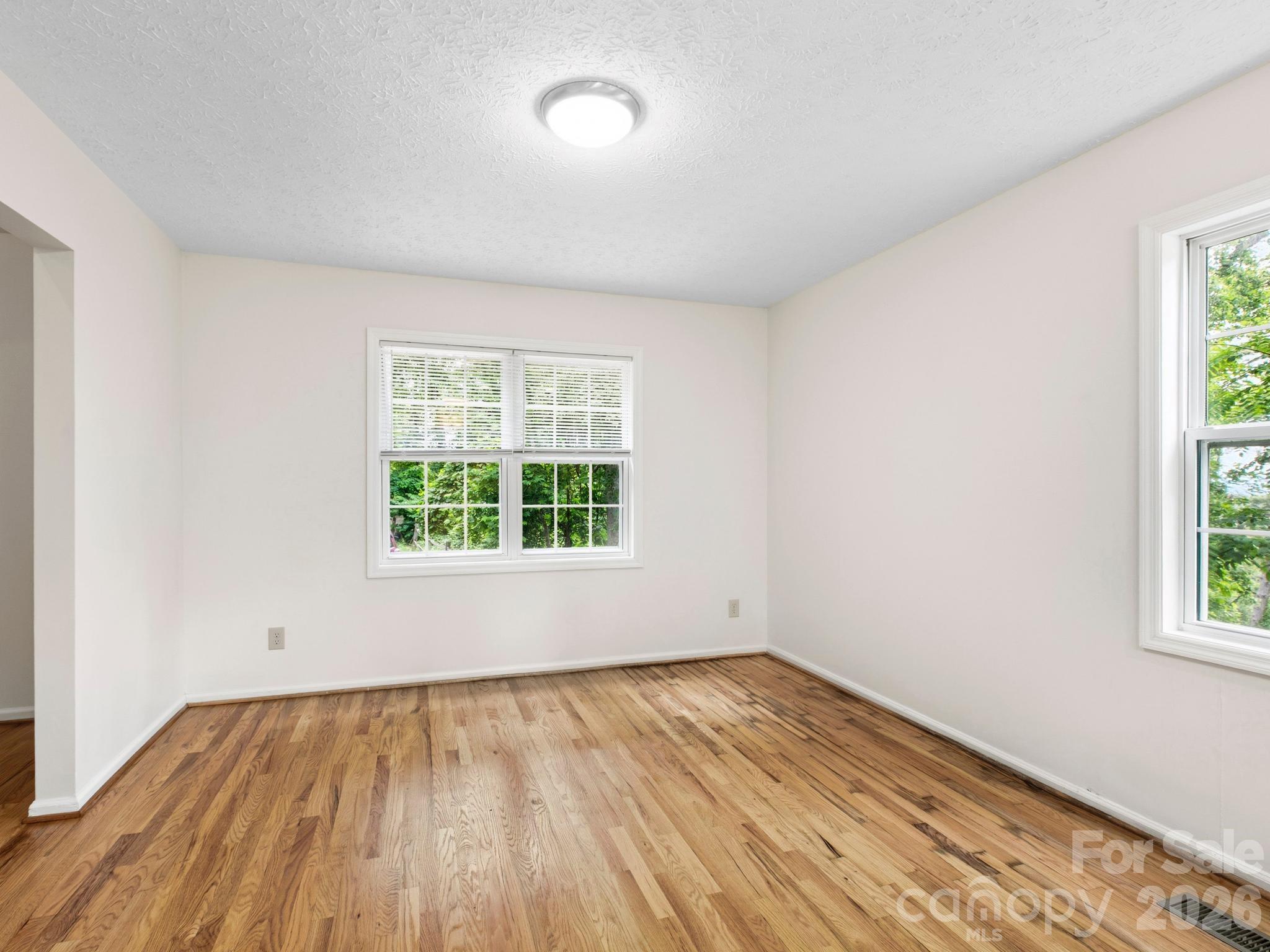 44 Leisure Mountain Road — Asheville