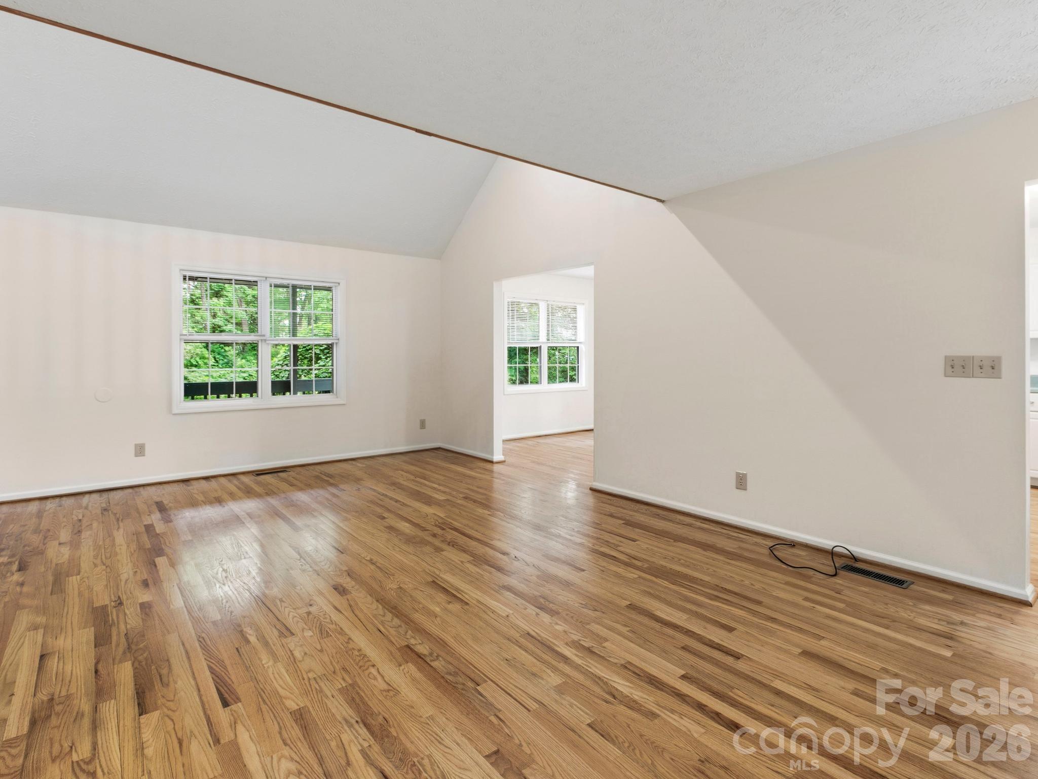 44 Leisure Mountain Road — Asheville