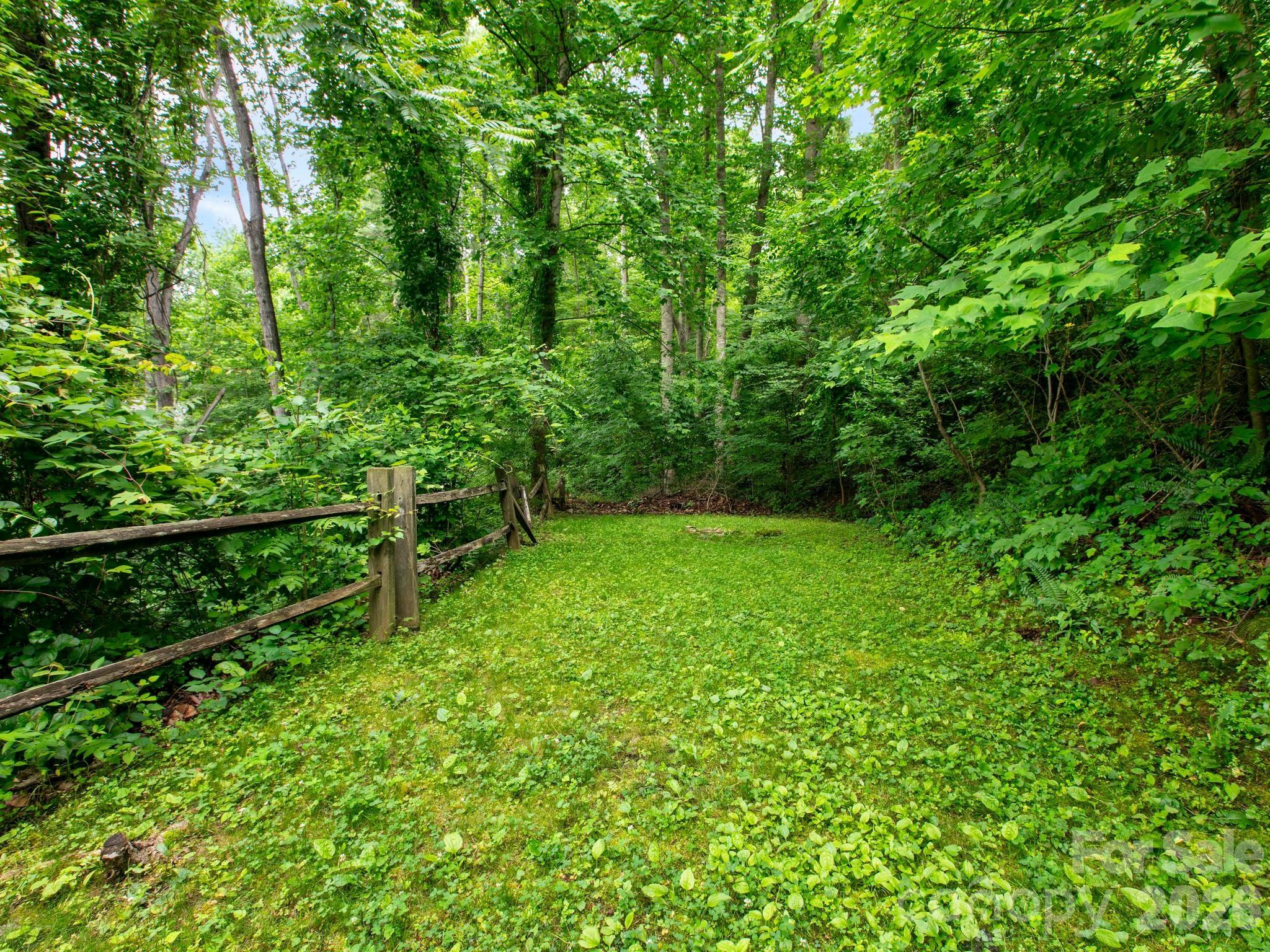 44 Leisure Mountain Road — Asheville