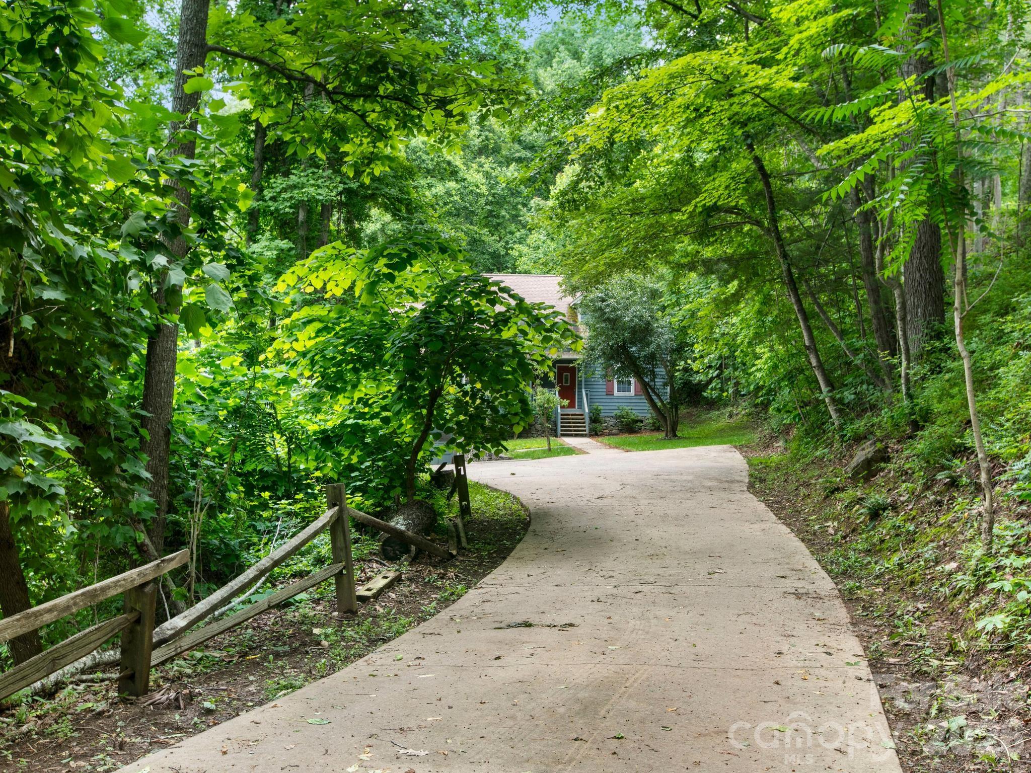 44 Leisure Mountain Road — Asheville