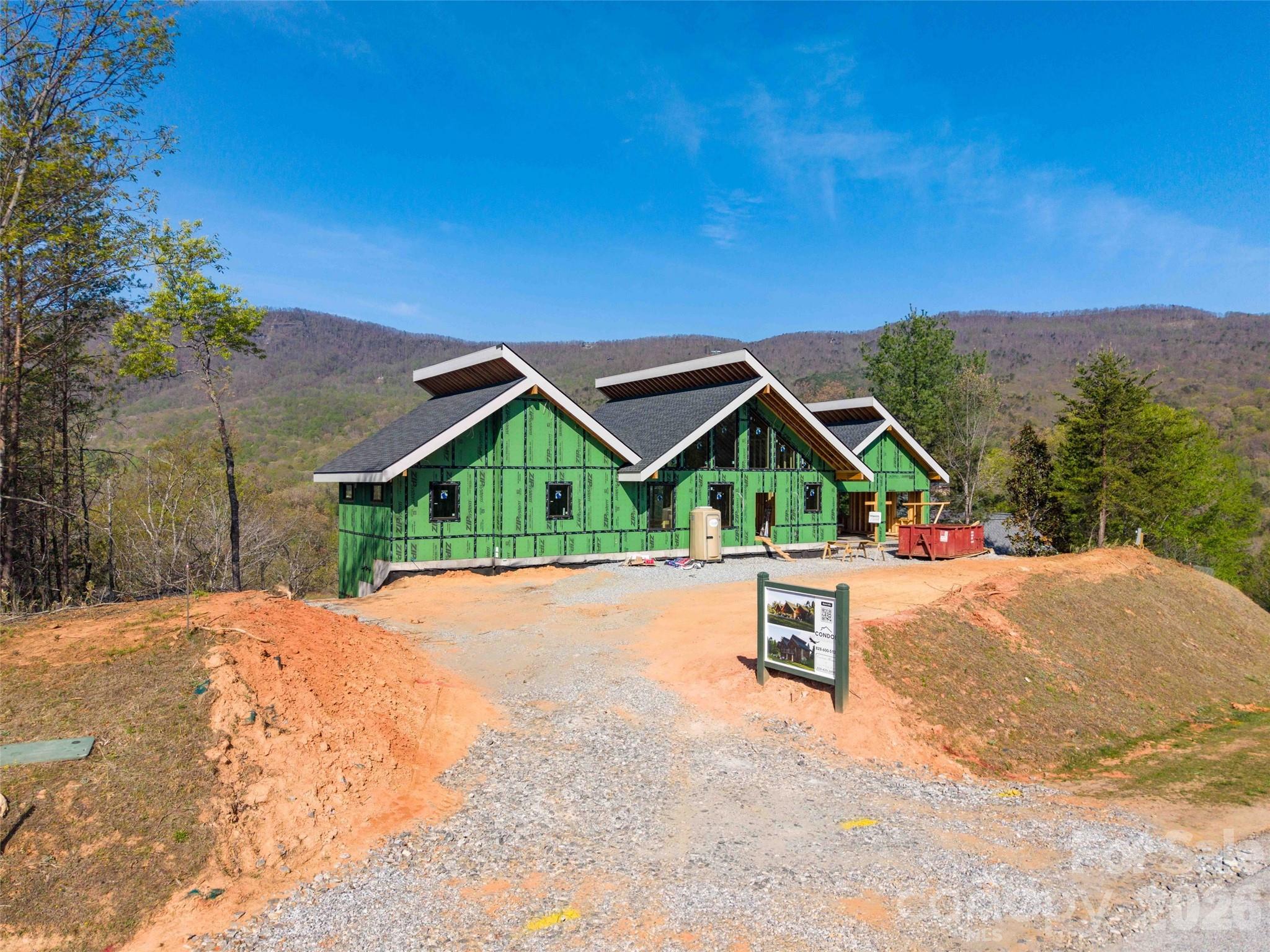 788 E Deep Gap Farm Road — Mill Spring