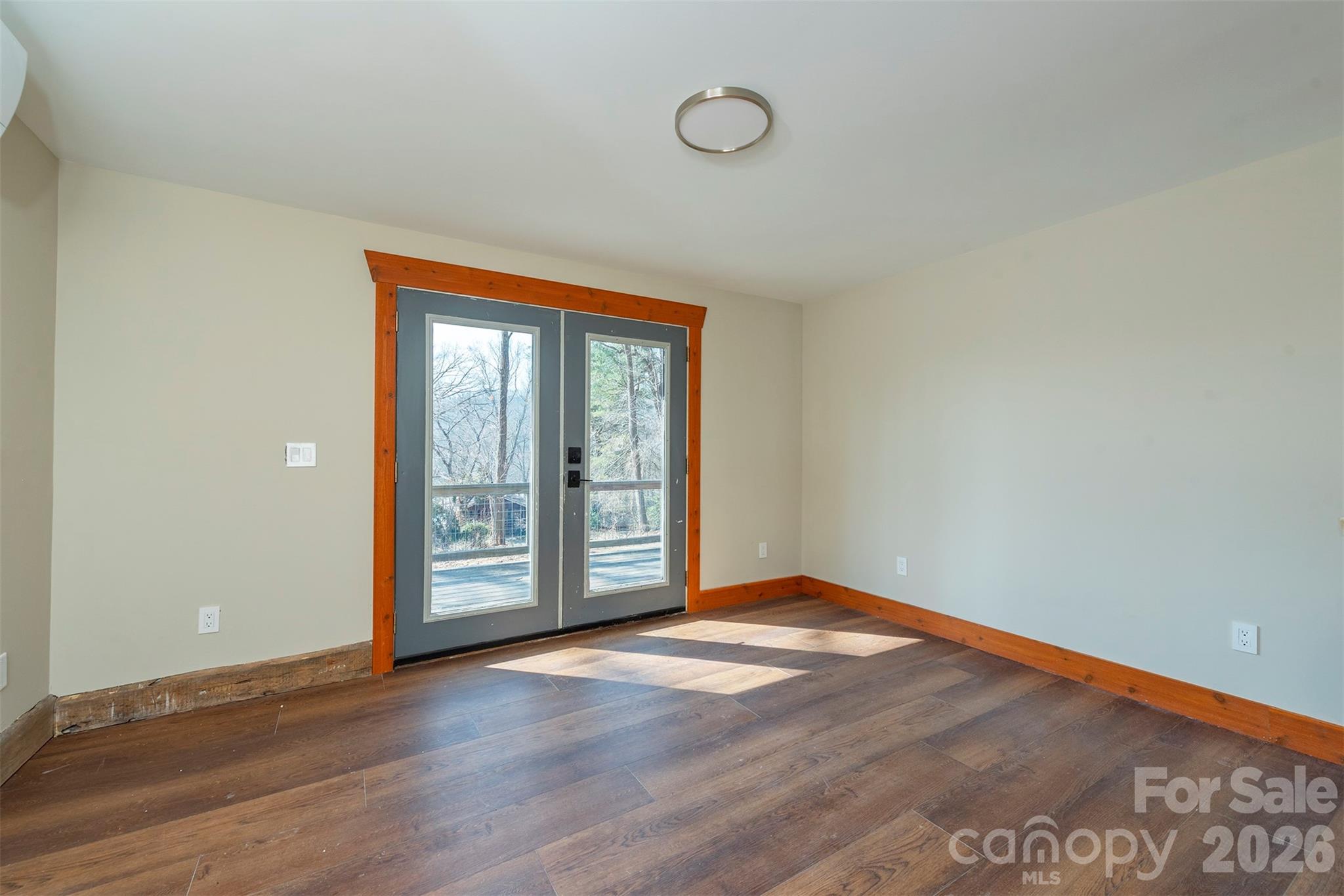 316 Oakdale Drive — Hendersonville