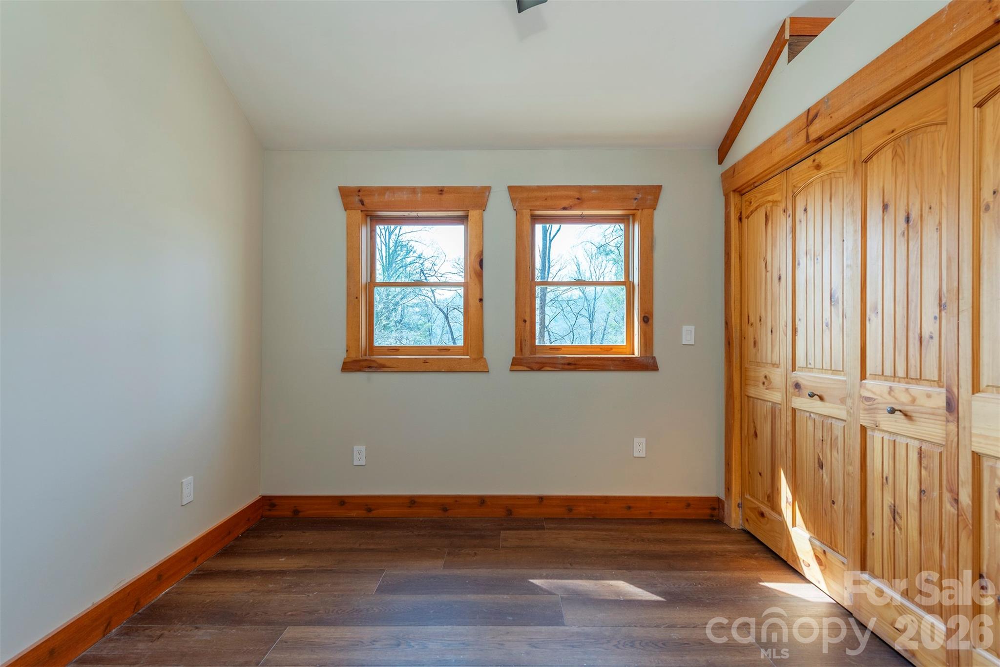 316 Oakdale Drive — Hendersonville
