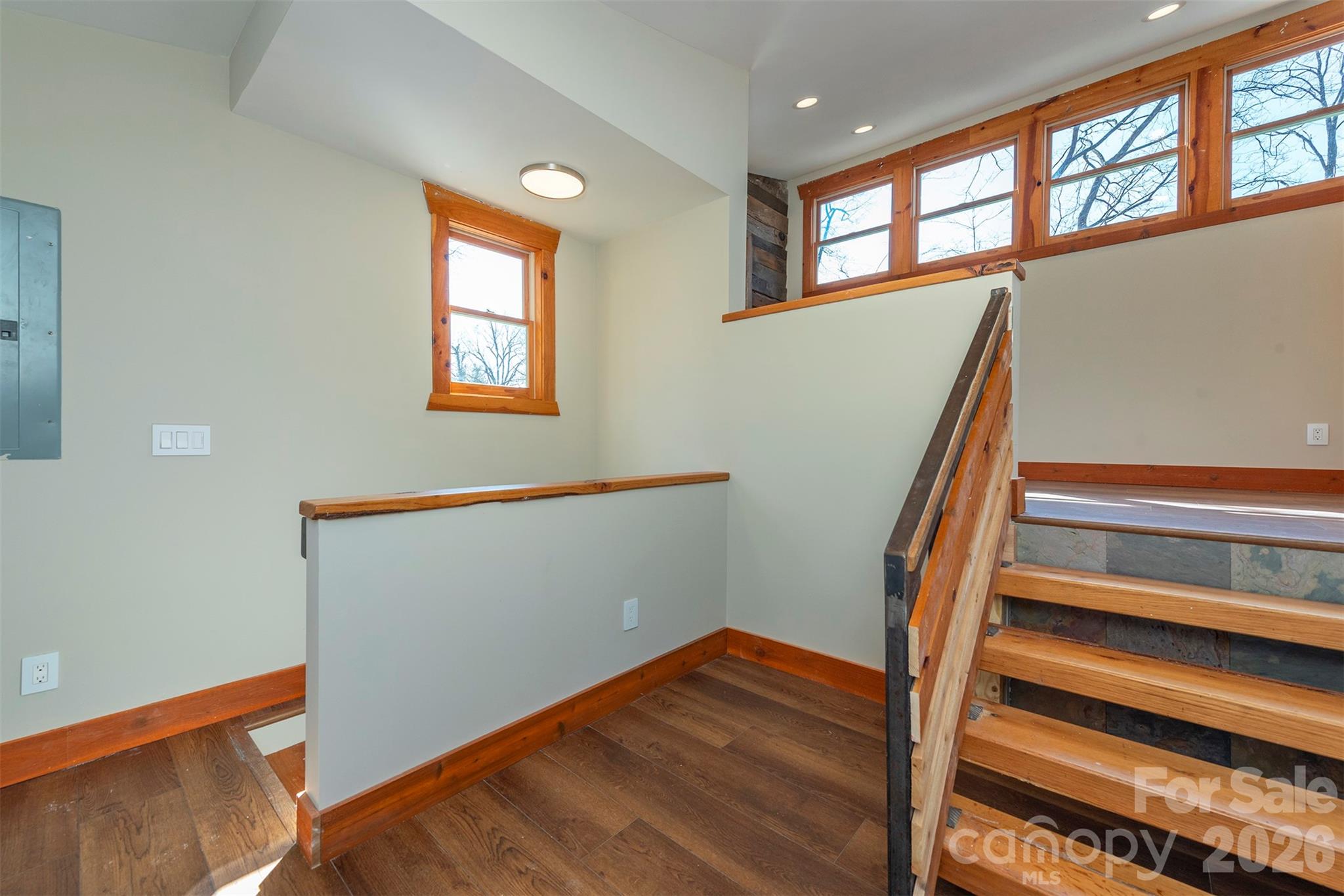316 Oakdale Drive — Hendersonville