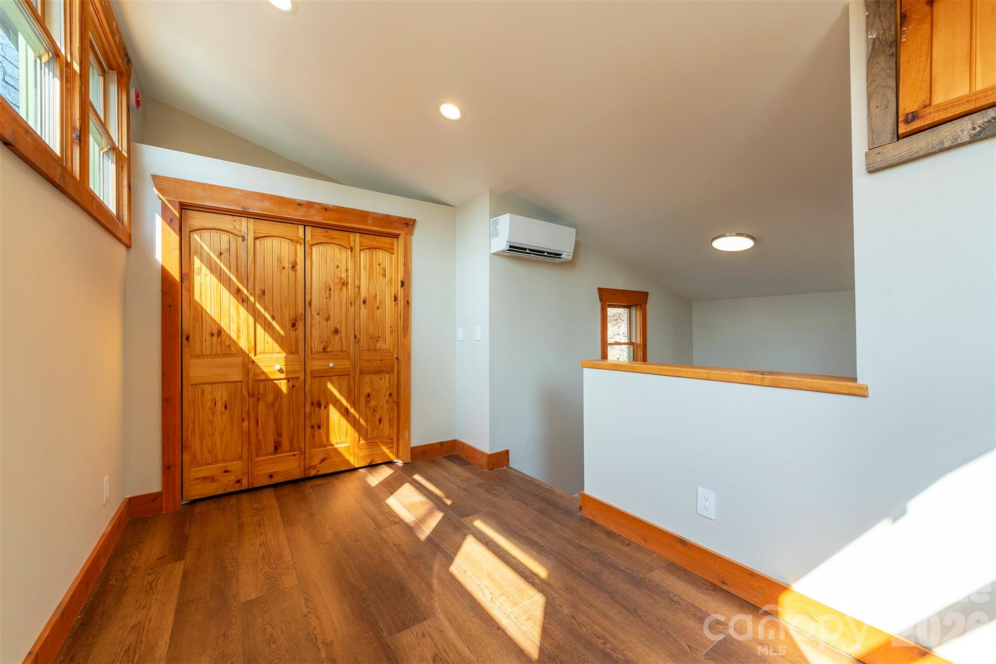 316 Oakdale Drive — Hendersonville
