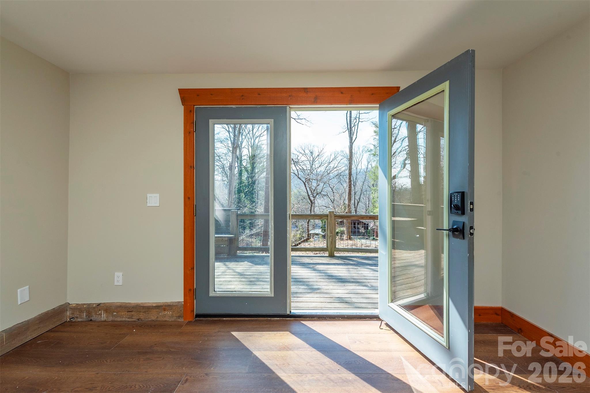316 Oakdale Drive — Hendersonville
