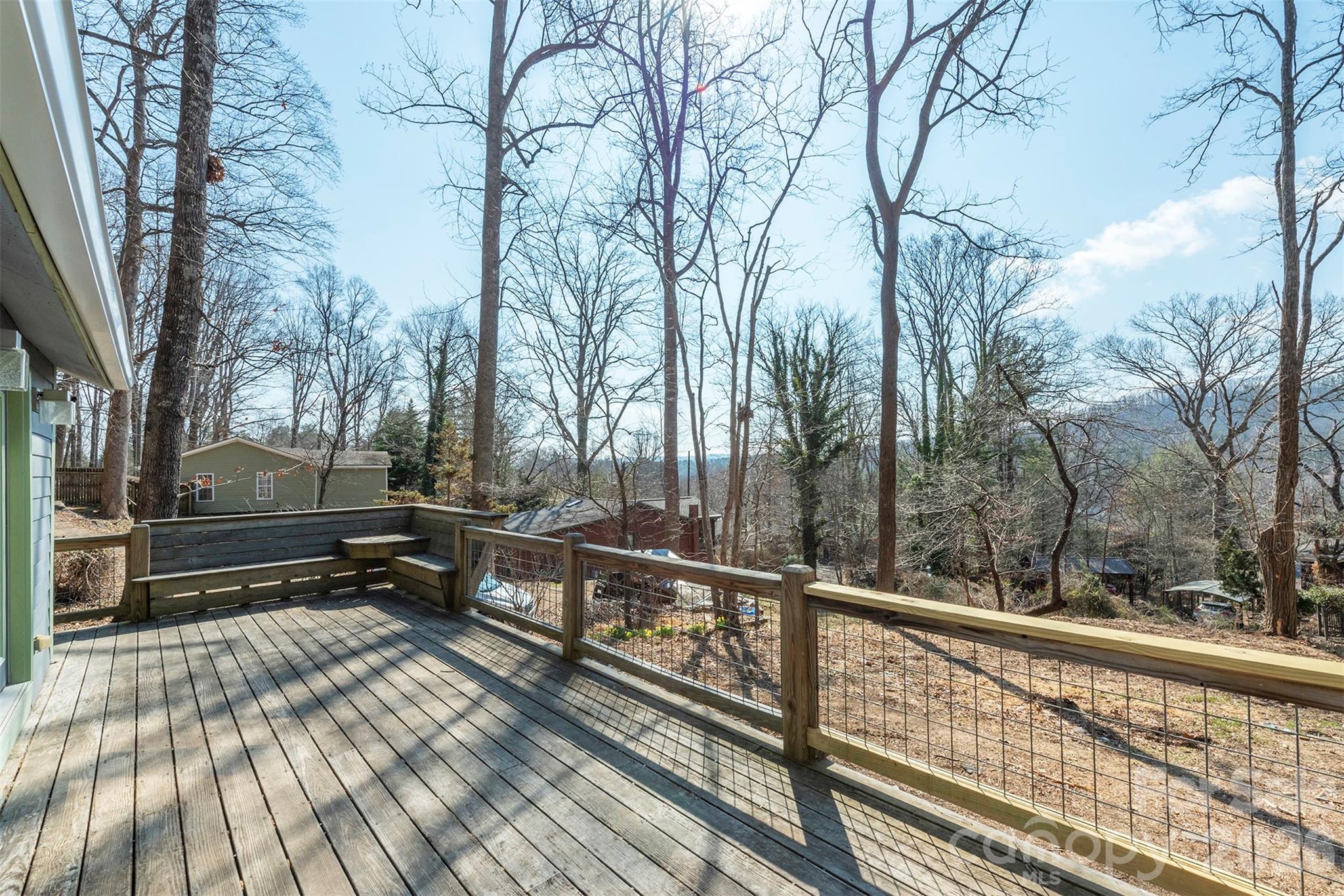 316 Oakdale Drive — Hendersonville