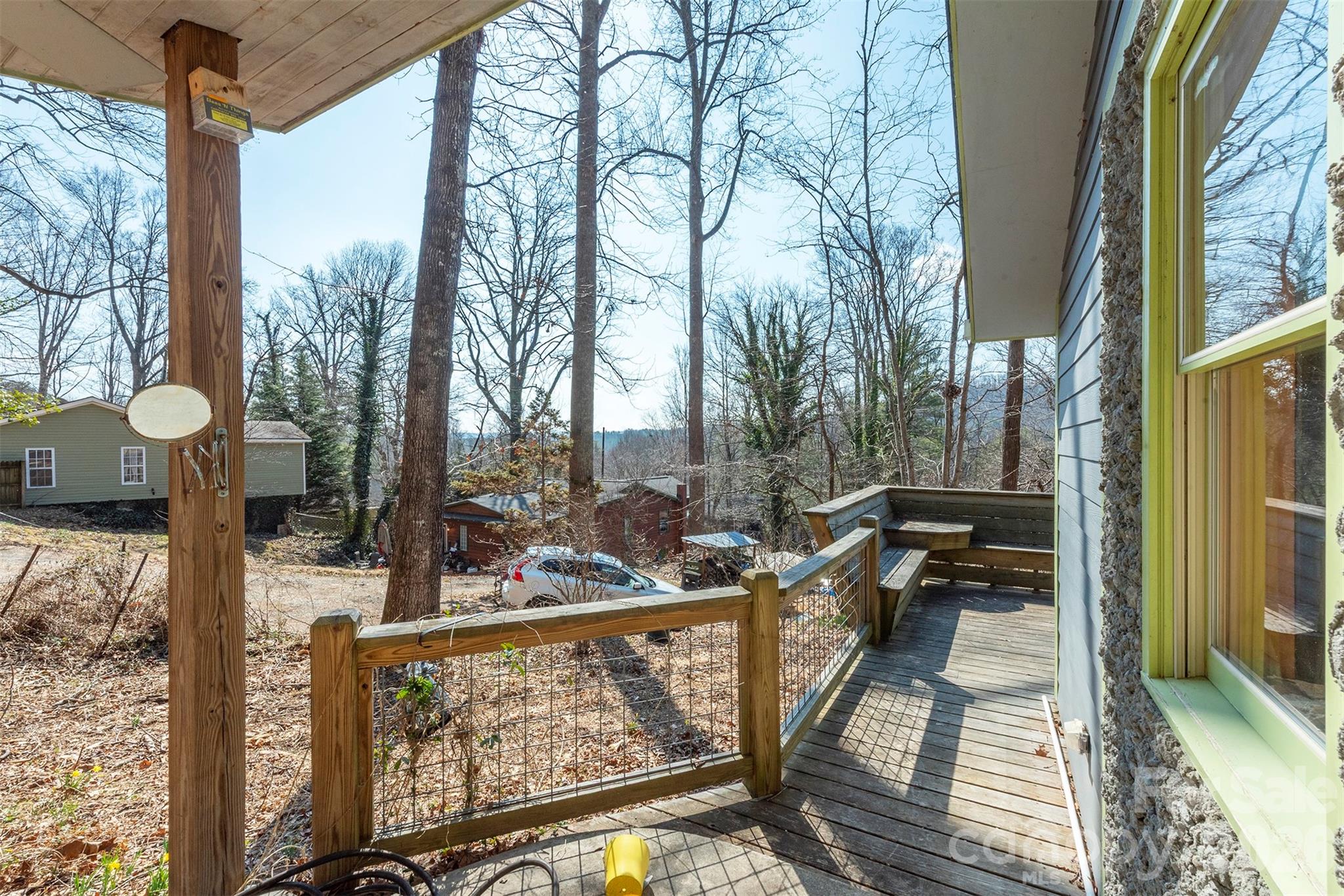 316 Oakdale Drive — Hendersonville