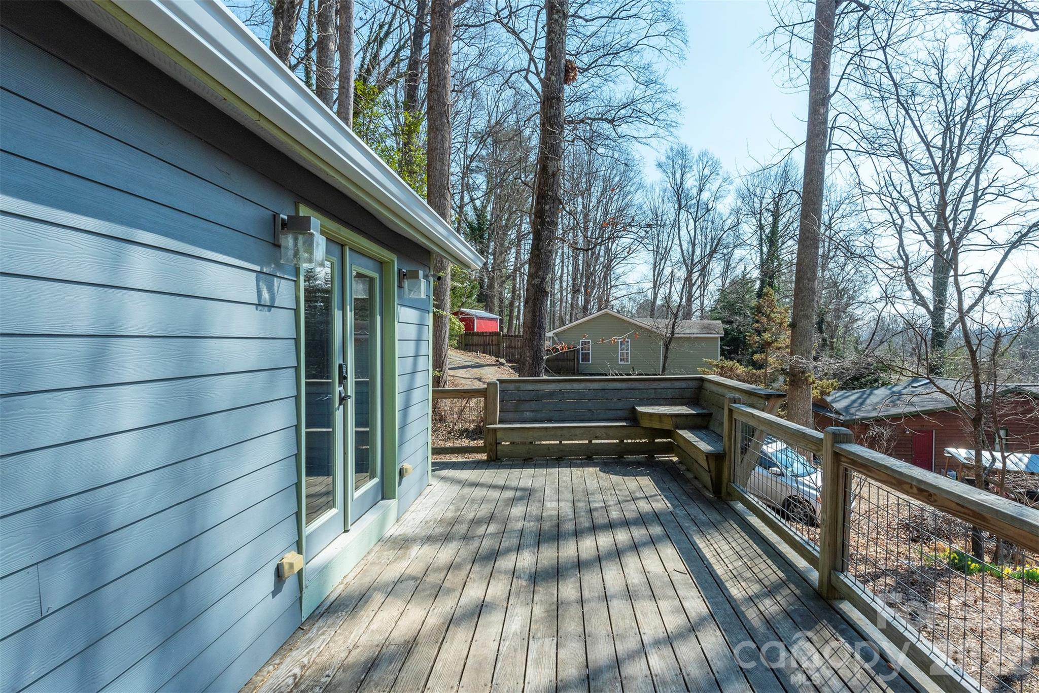 316 Oakdale Drive — Hendersonville