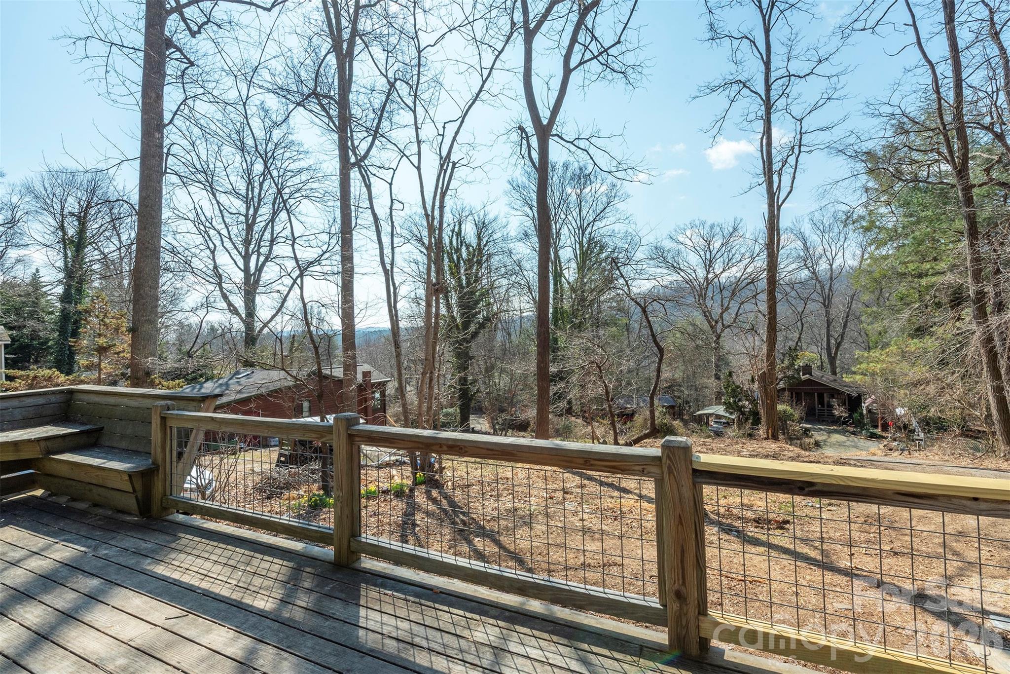 316 Oakdale Drive — Hendersonville