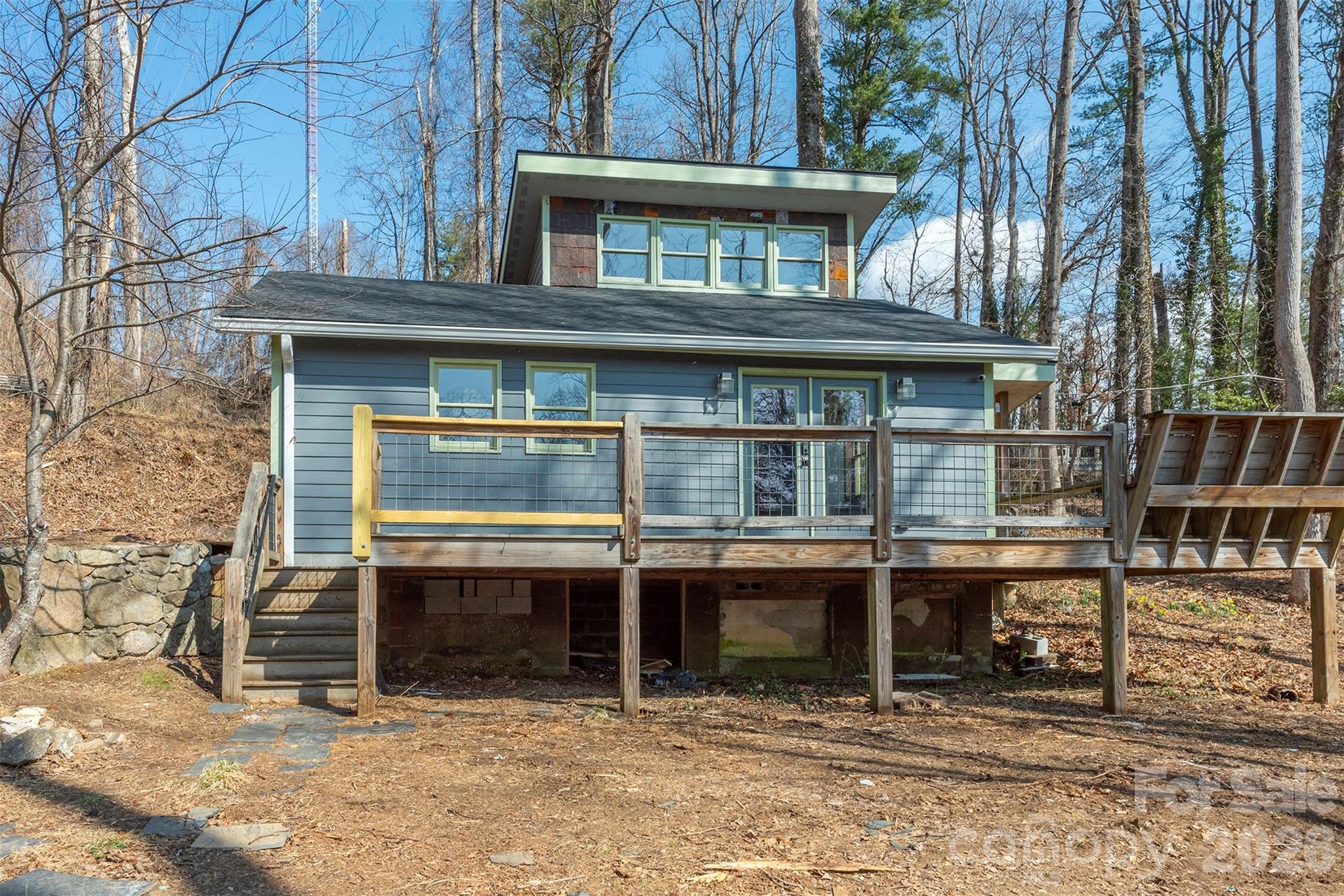 316 Oakdale Drive — Hendersonville