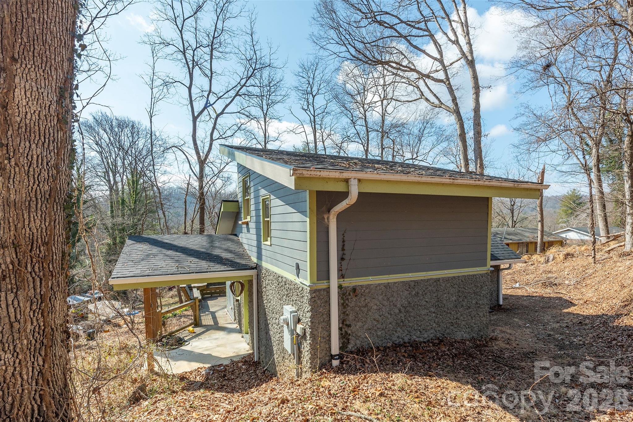 316 Oakdale Drive — Hendersonville