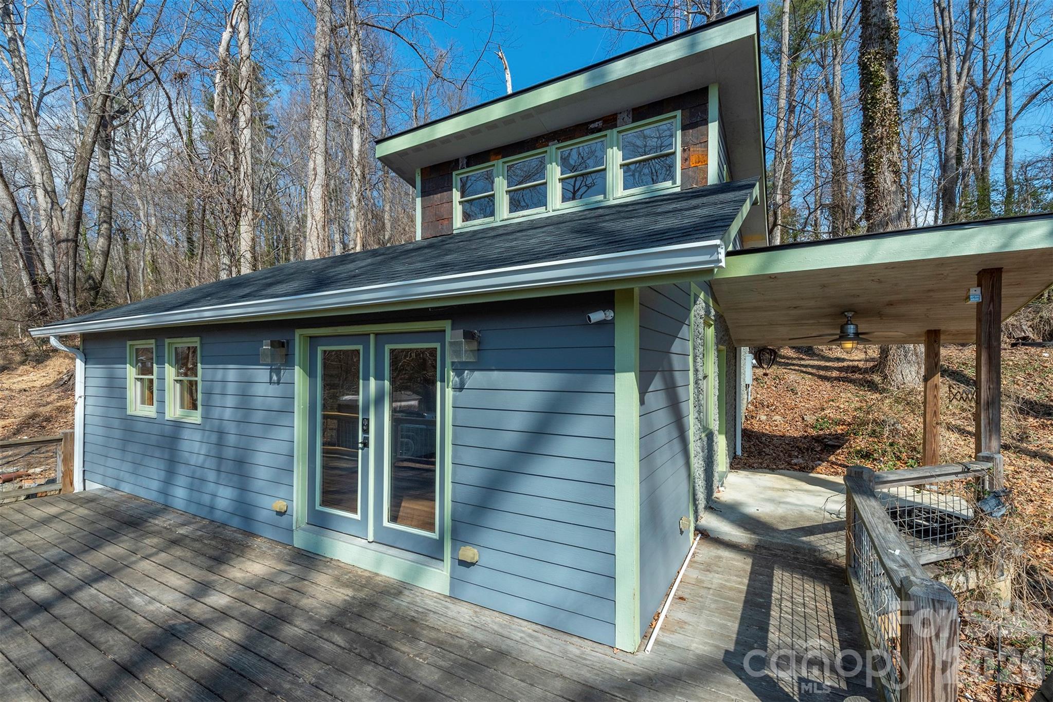 316 Oakdale Drive — Hendersonville