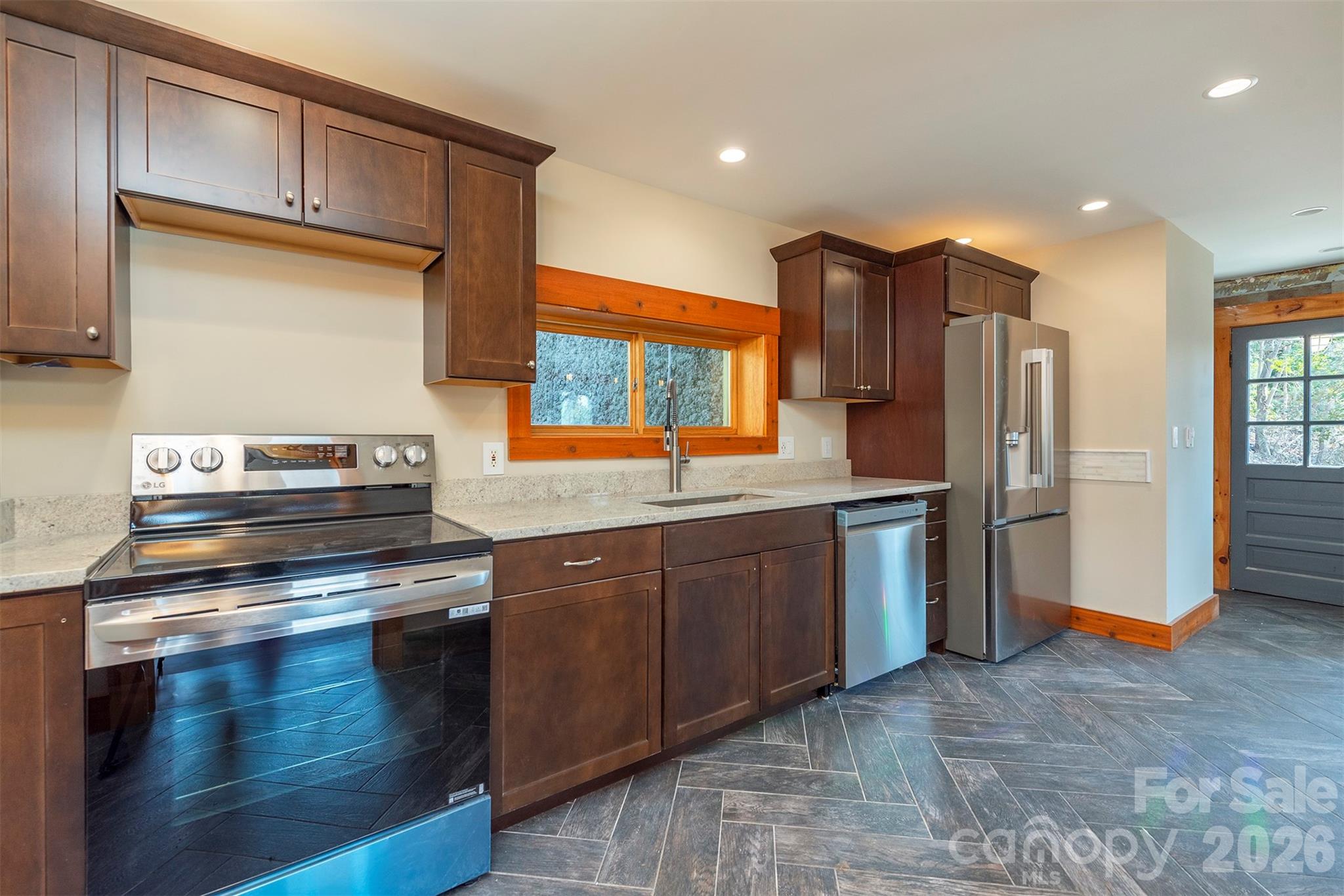 316 Oakdale Drive — Hendersonville