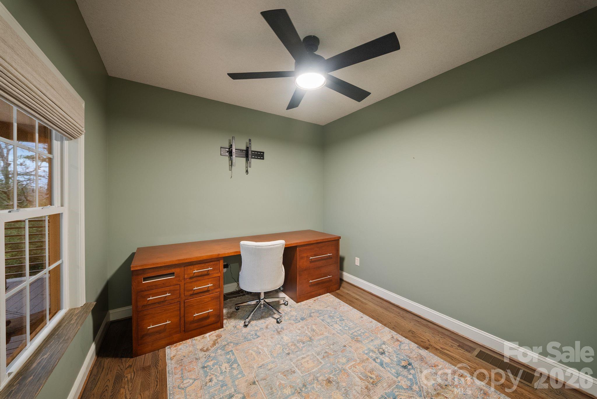 21 Hope Road — Weaverville