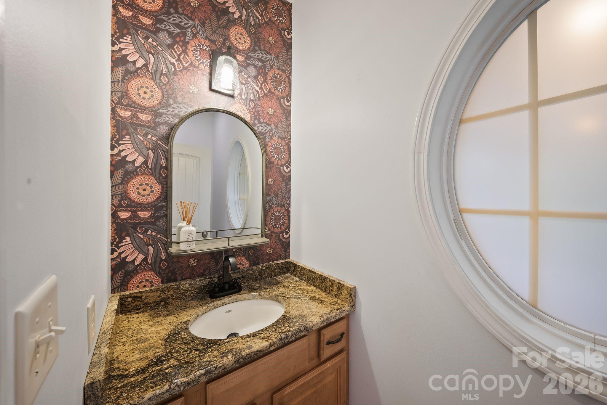 21 Hope Road — Weaverville